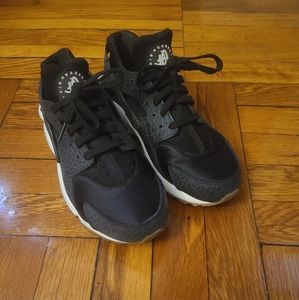 Women's Nike Air Huarache Premiums